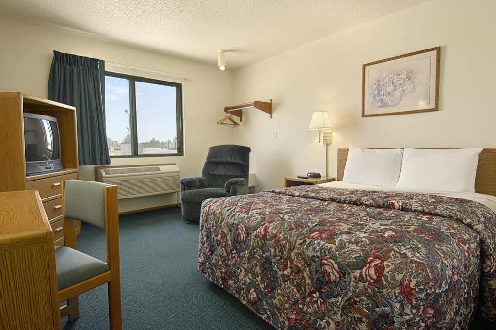 Hotel Super 8 By Wyndham Wayne Exterior foto